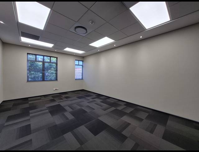 1,012M² OFFICE TO LET IN ILLOVO